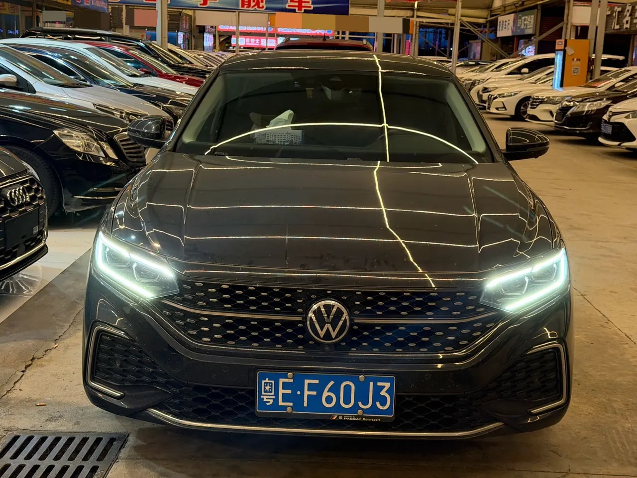 Volkswagen 2022 Passat 2.0TSI 330TSI Star Deluxe Edition Automatic Transmission 2