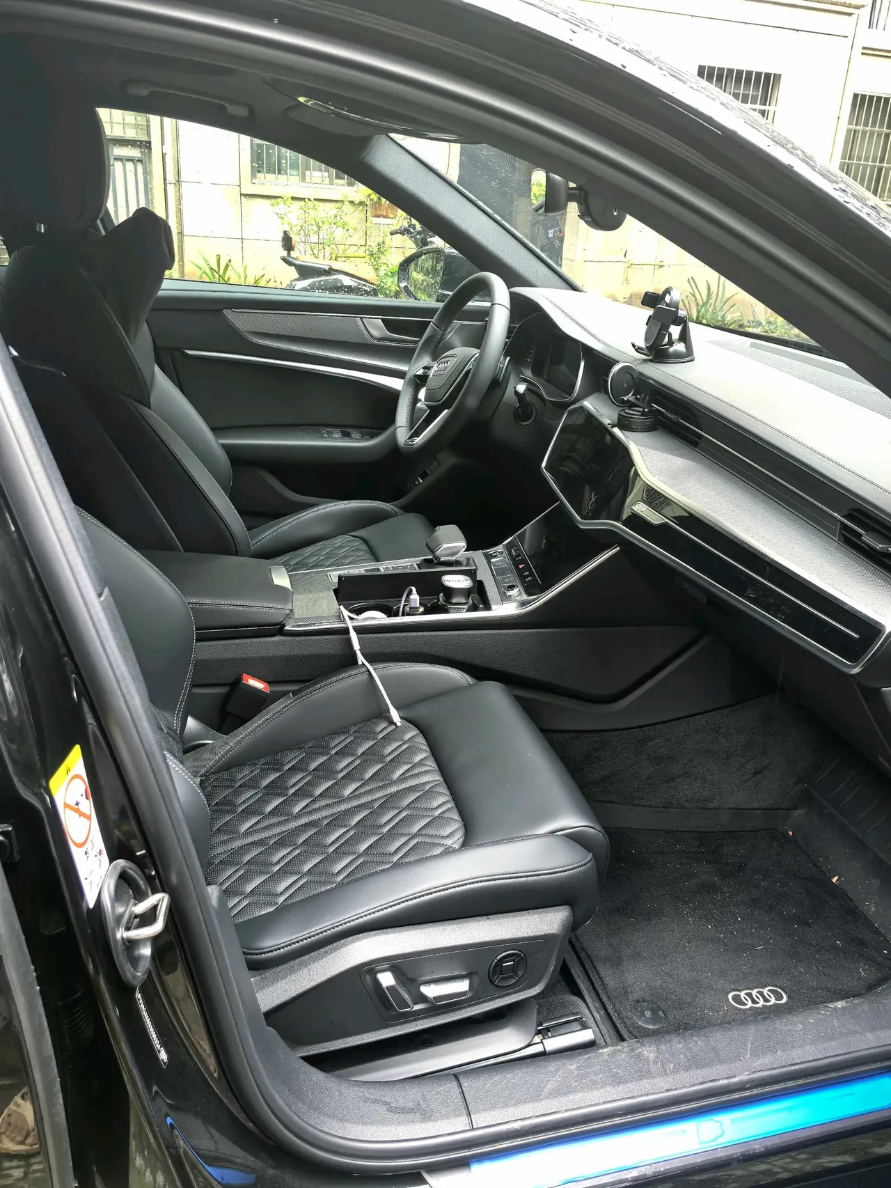 Audi 2025 A6L 2.0TFSI 45TFSI Selected Dynamic Automatic 10