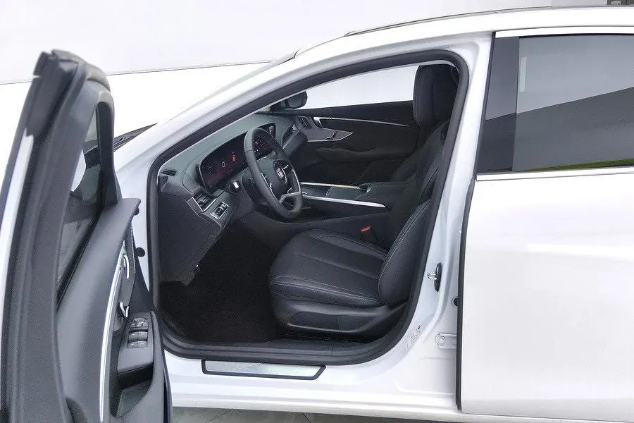 Buick 2025 LaCrosse 2.0T 28T Platinum Edition, automatic transmission 4