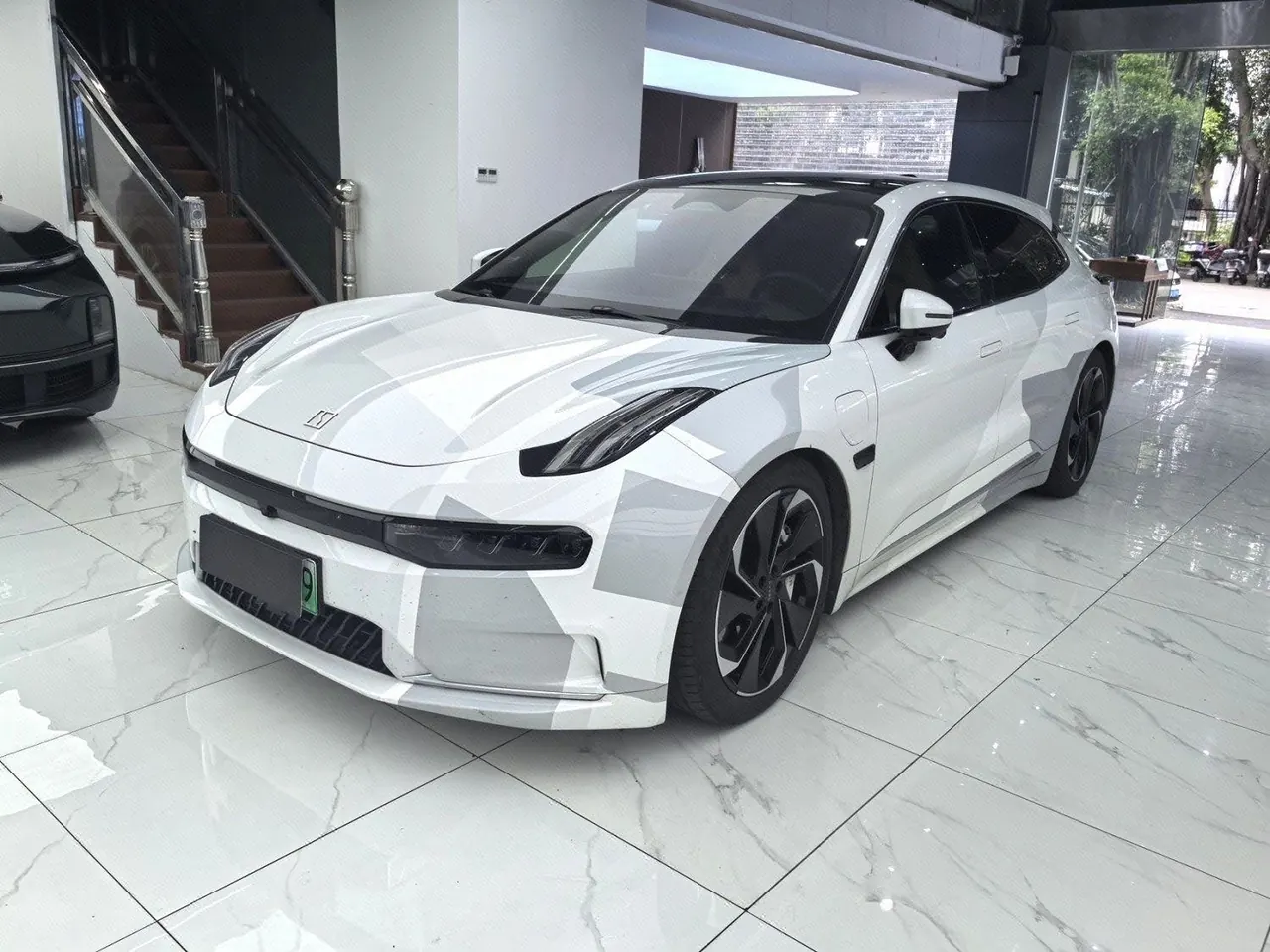 打开图片灯箱:Zeekr 2022 Zeekr 001 Long Endurance Dual Motor YOU Edition Automatic Gear