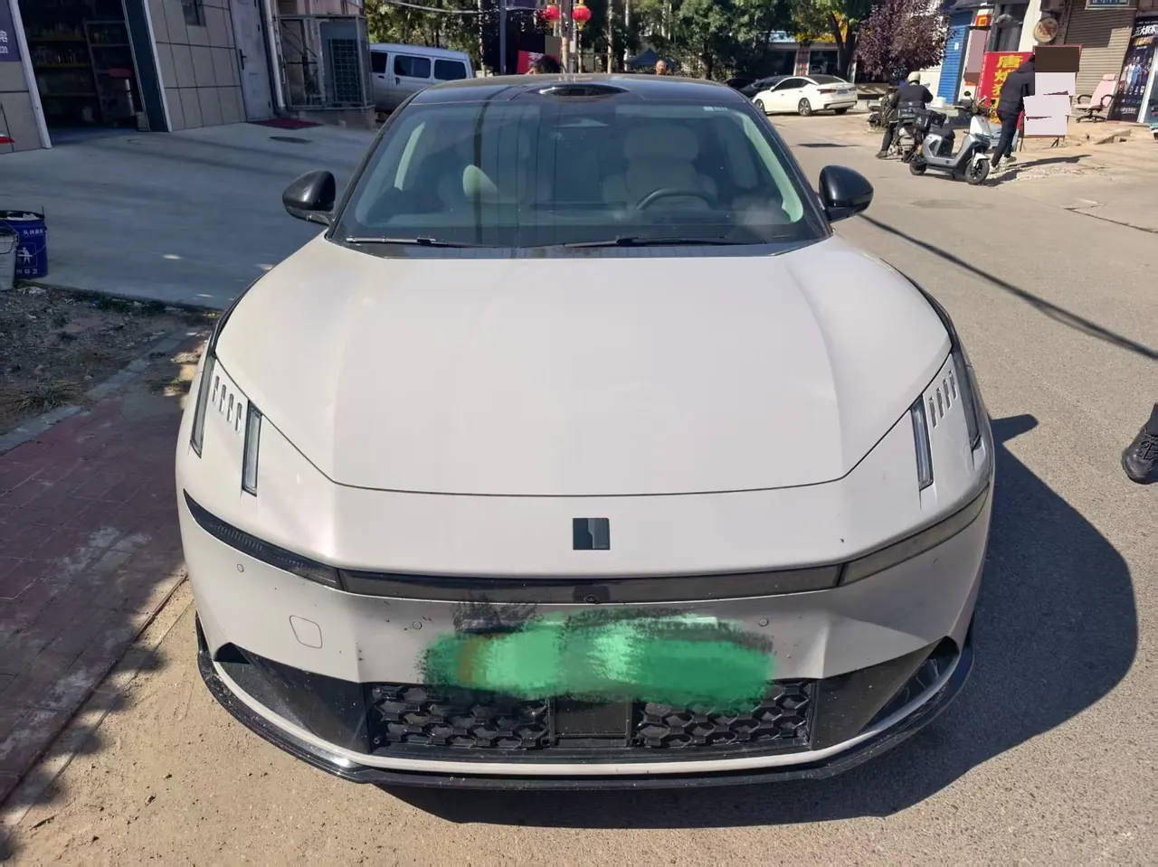 LYNK&amp;CO 2025 LYNK&amp;CO 10 EM-P 1.5T 240 four-wheel drive Ultra sports version automatic gear 2