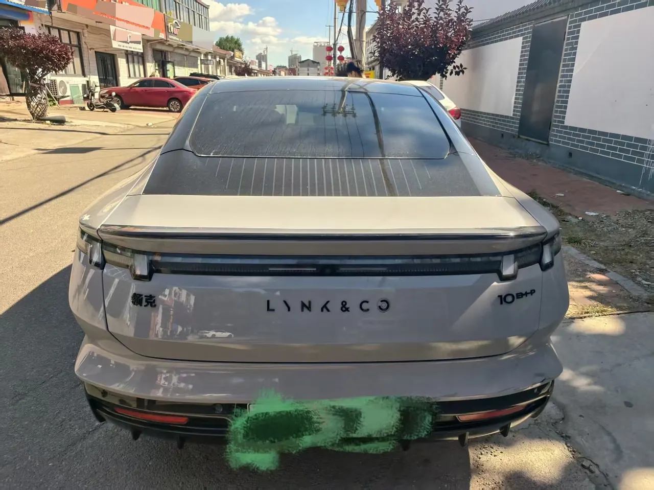 LYNK&amp;CO 2025 LYNK&amp;CO 10 EM-P 1.5T 240 four-wheel drive Ultra sports version automatic gear 8