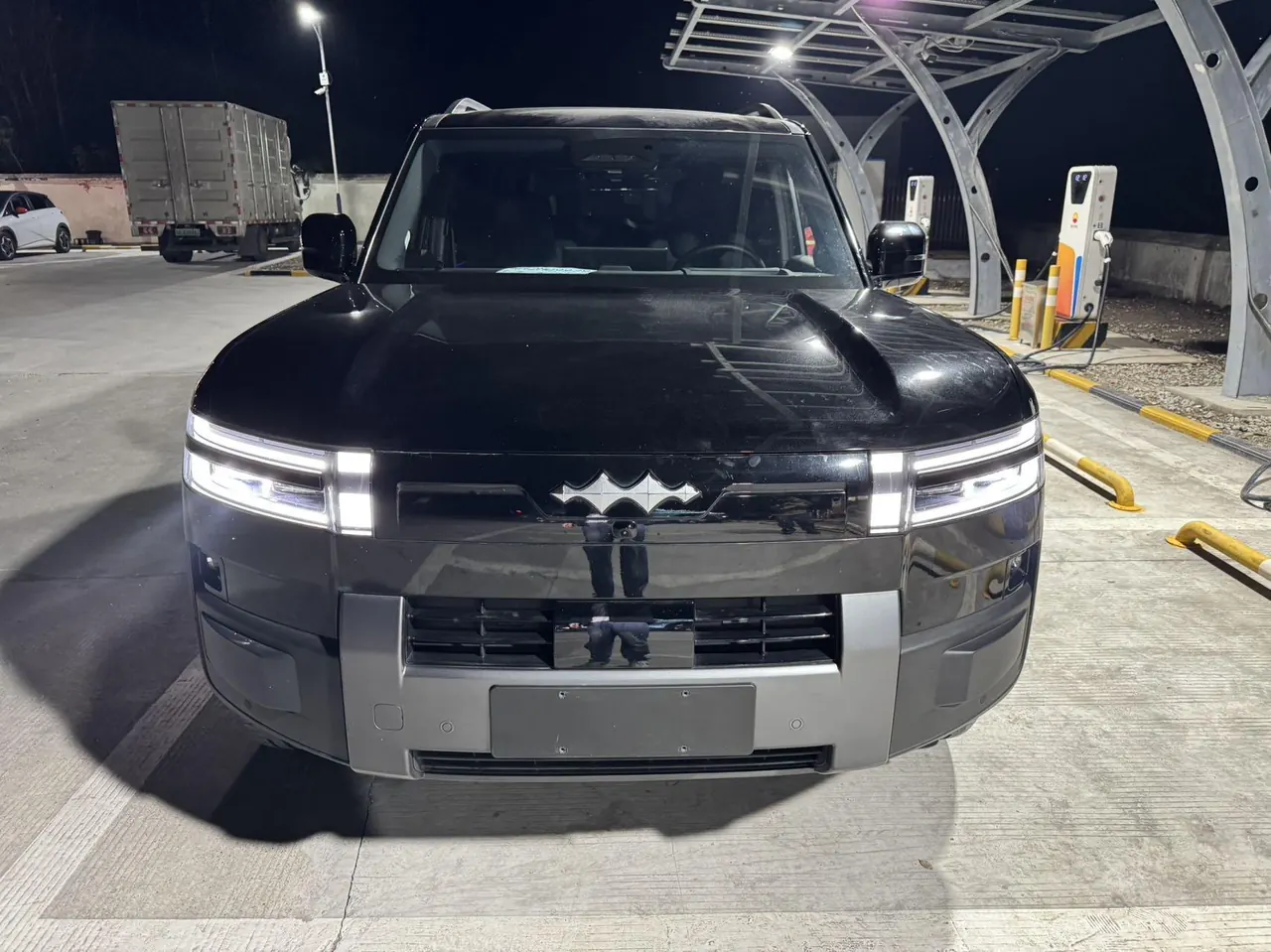 FangChengBao 2025 Titanium 7 1.5T Stepless 200KM Two-Drive Max Edition Automatic Gear 2