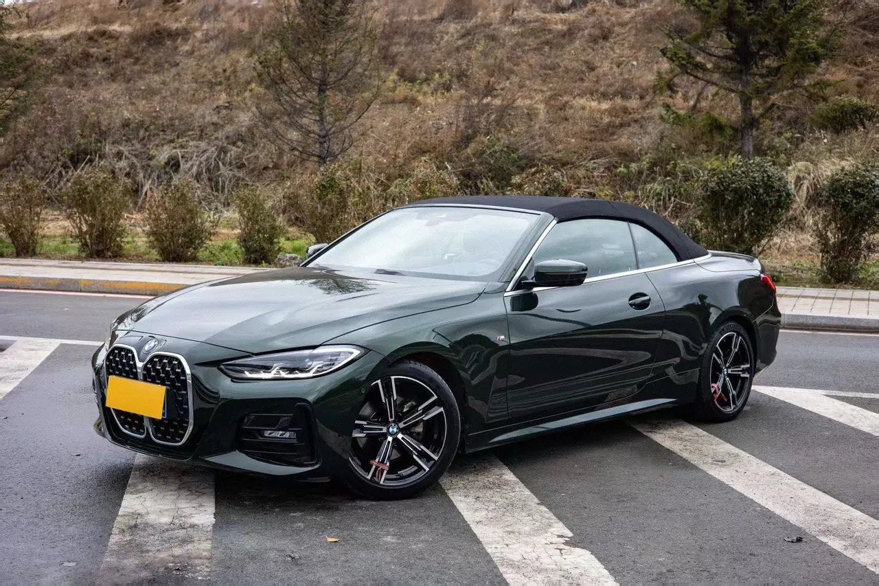 Открыть галерею: BMW 4 Series (Imported) 2022 425i Convertible Coupe 2.0T M Sports Suit Automatic Gear