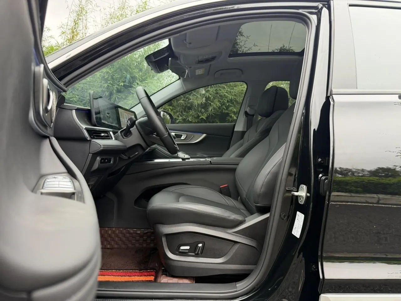Chery 2025 Ruihu 8 PRO 1.6T 290T Two-Drive Deluxe Edition Automatic Gear 10