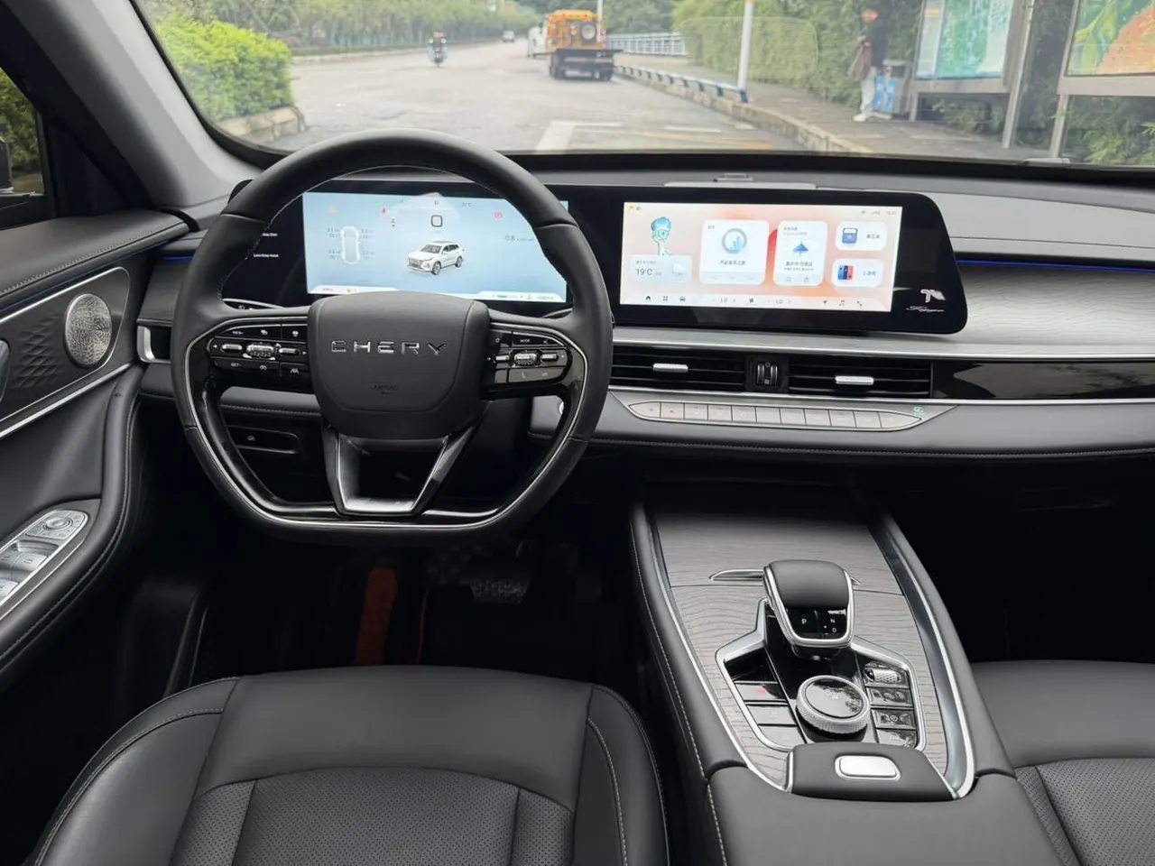 Chery 2025 Ruihu 8 PRO 1.6T 290T Two-Drive Deluxe Edition Automatic Gear 12