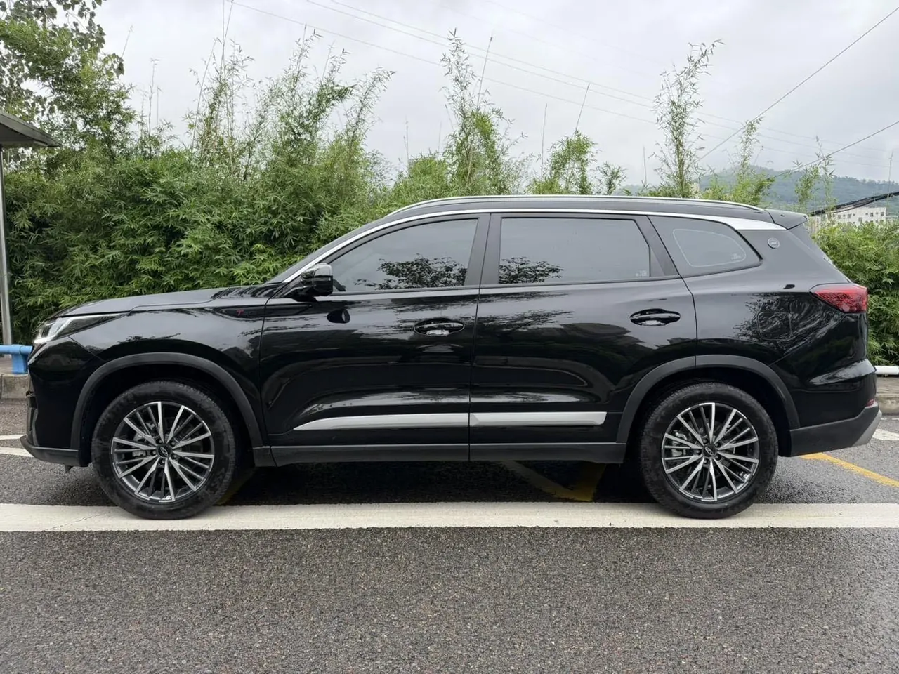 Chery 2025 Ruihu 8 PRO 1.6T 290T Two-Drive Deluxe Edition Automatic Gear 22