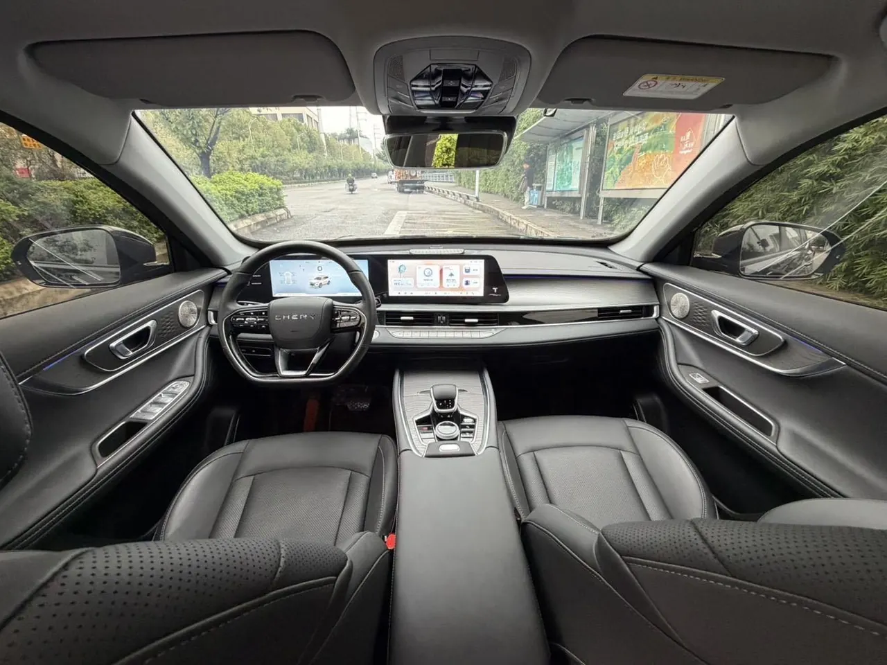 Chery 2025 Ruihu 8 PRO 1.6T 290T Two-Drive Deluxe Edition Automatic Gear 8
