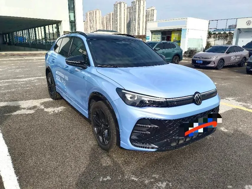 Volkswagen 2025 Tiguan L PRO 2.0TSI 380TSI Four-wheel Drive R-Line Smart Collar Edition Automatic Gear 2