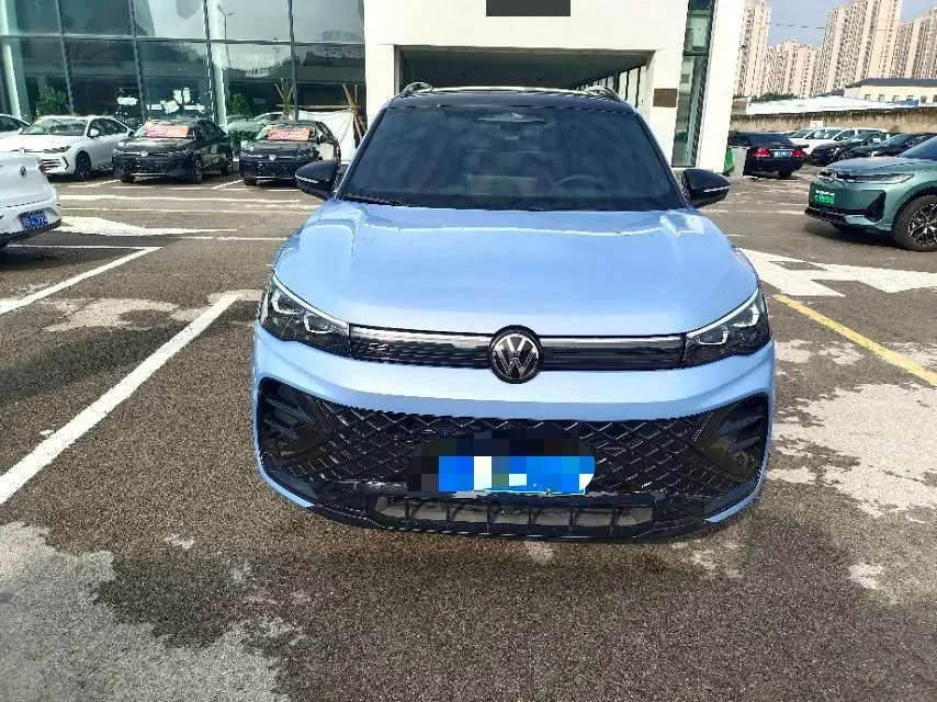 Volkswagen 2025 Tiguan L PRO 2.0TSI 380TSI Four-wheel Drive R-Line Smart Collar Edition Automatic Gear 3