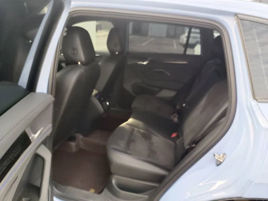 Volkswagen 2025 Tiguan L PRO 2.0TSI 380TSI Four-wheel Drive R-Line Smart Collar Edition Automatic Gear 5