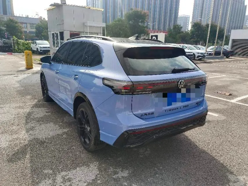 Volkswagen 2025 Tiguan L PRO 2.0TSI 380TSI Four-wheel Drive R-Line Smart Collar Edition Automatic Gear 7