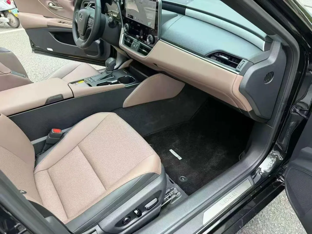 Lexus ES (Imported) 2025 ES200 2.0 Stepless Edition Automatic Gear 3