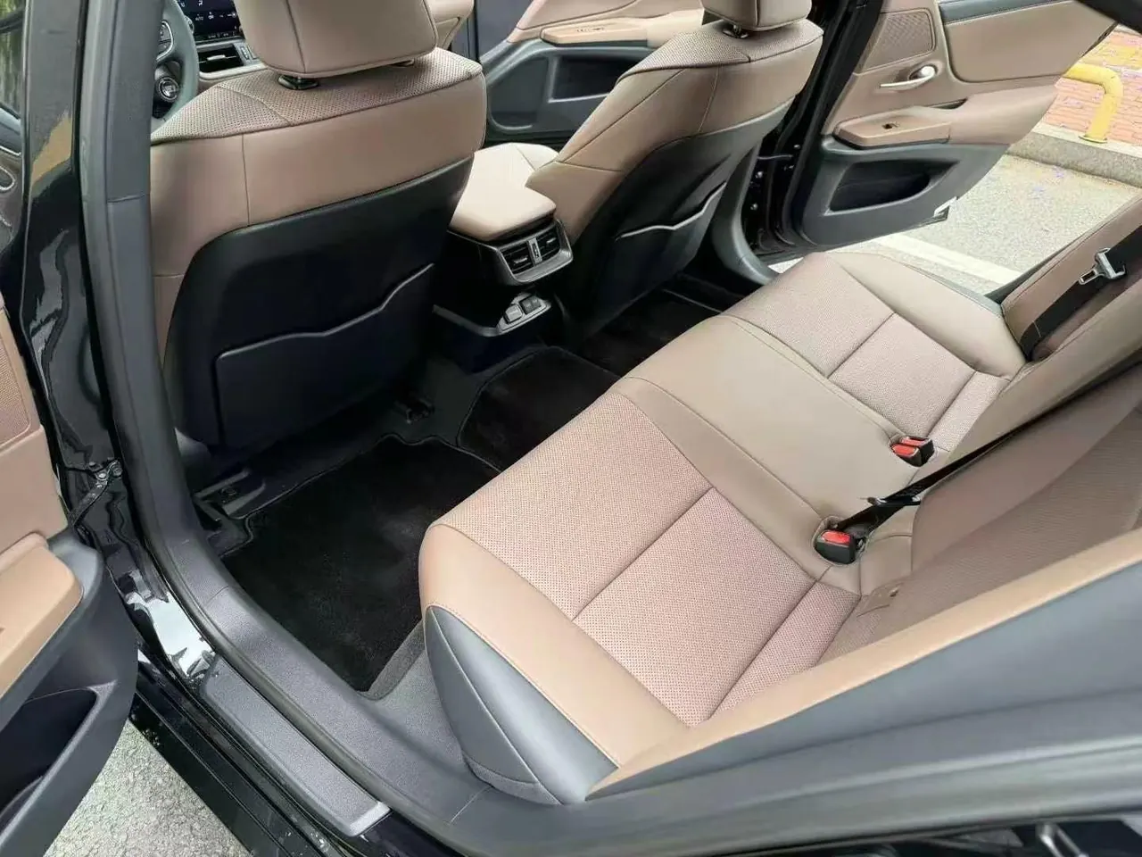 Lexus ES (Imported) 2025 ES200 2.0 Stepless Edition Automatic Gear 5
