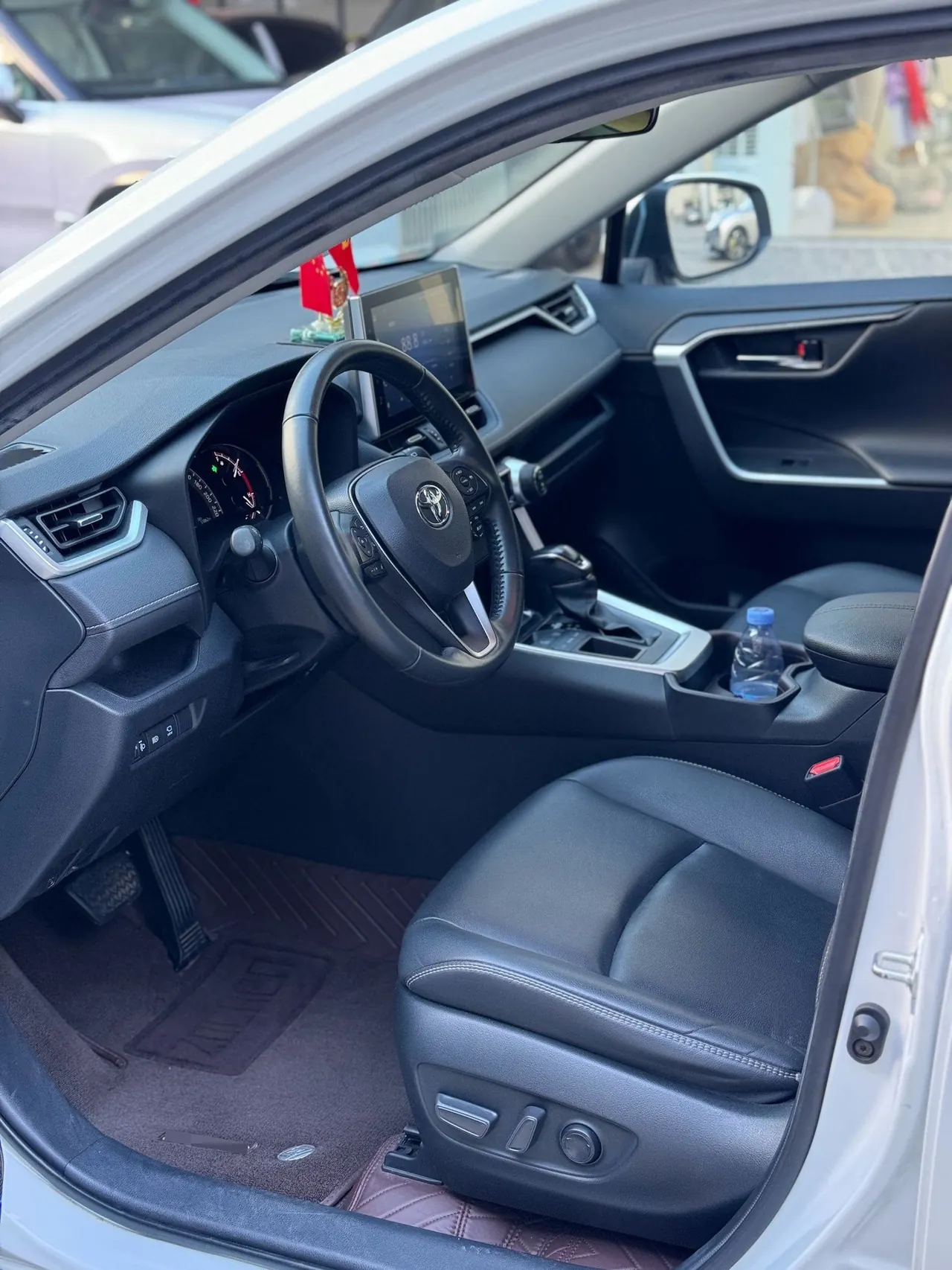 Toyota 2022 RAV4 Rongbo 2.0 Stepless Two-Drive Fashion Plus Edition Automatic Gear 3