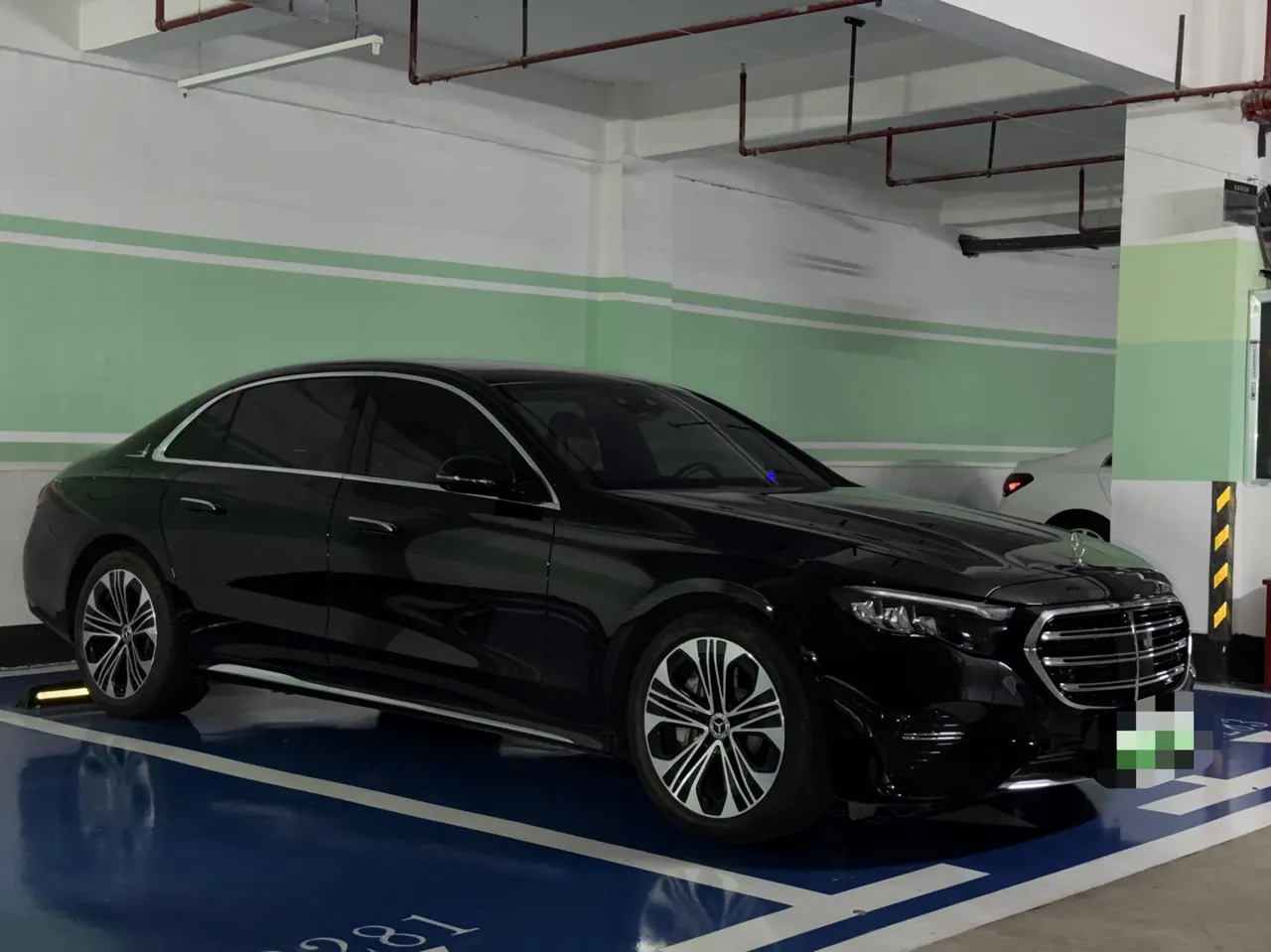 Mercedes Benz Class E New Energy 2024 E 350 e L 2.0T Automatic Gear 4