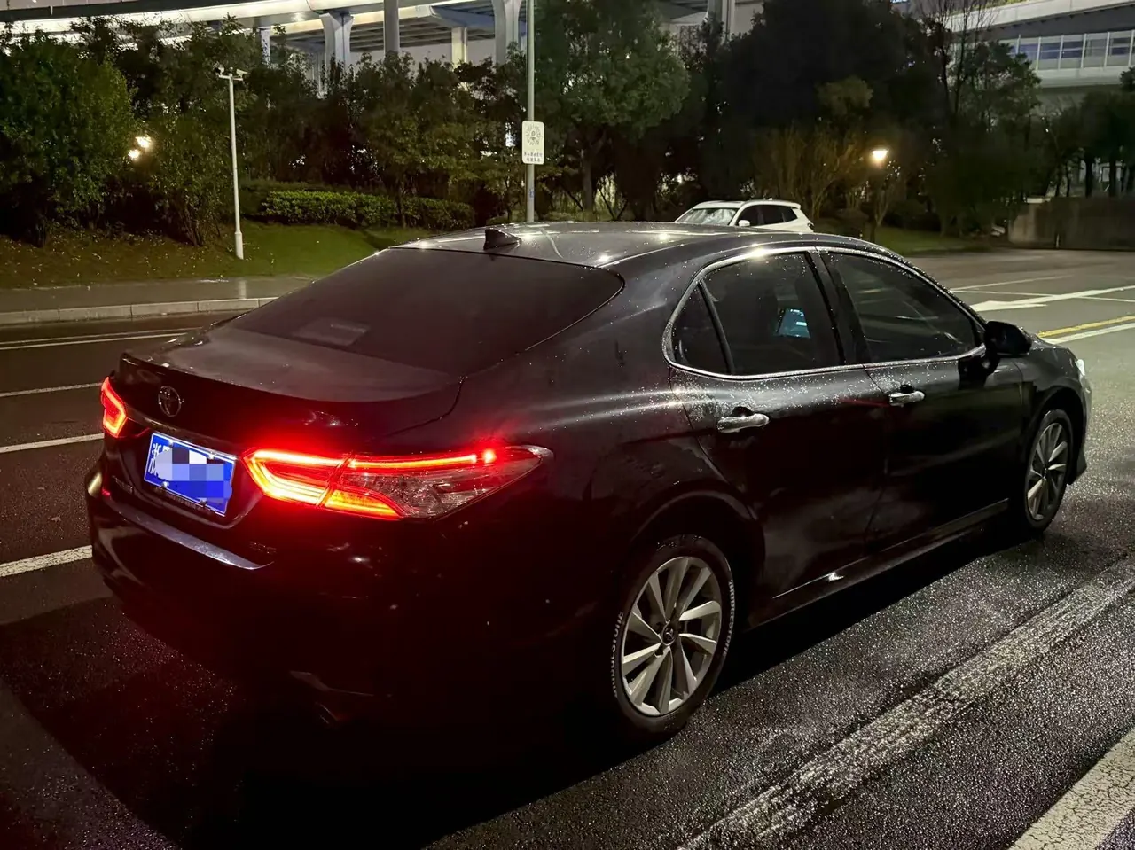 Toyota 2021 Camry 2.0G Stepless Deluxe Edition Automatic Gear 5