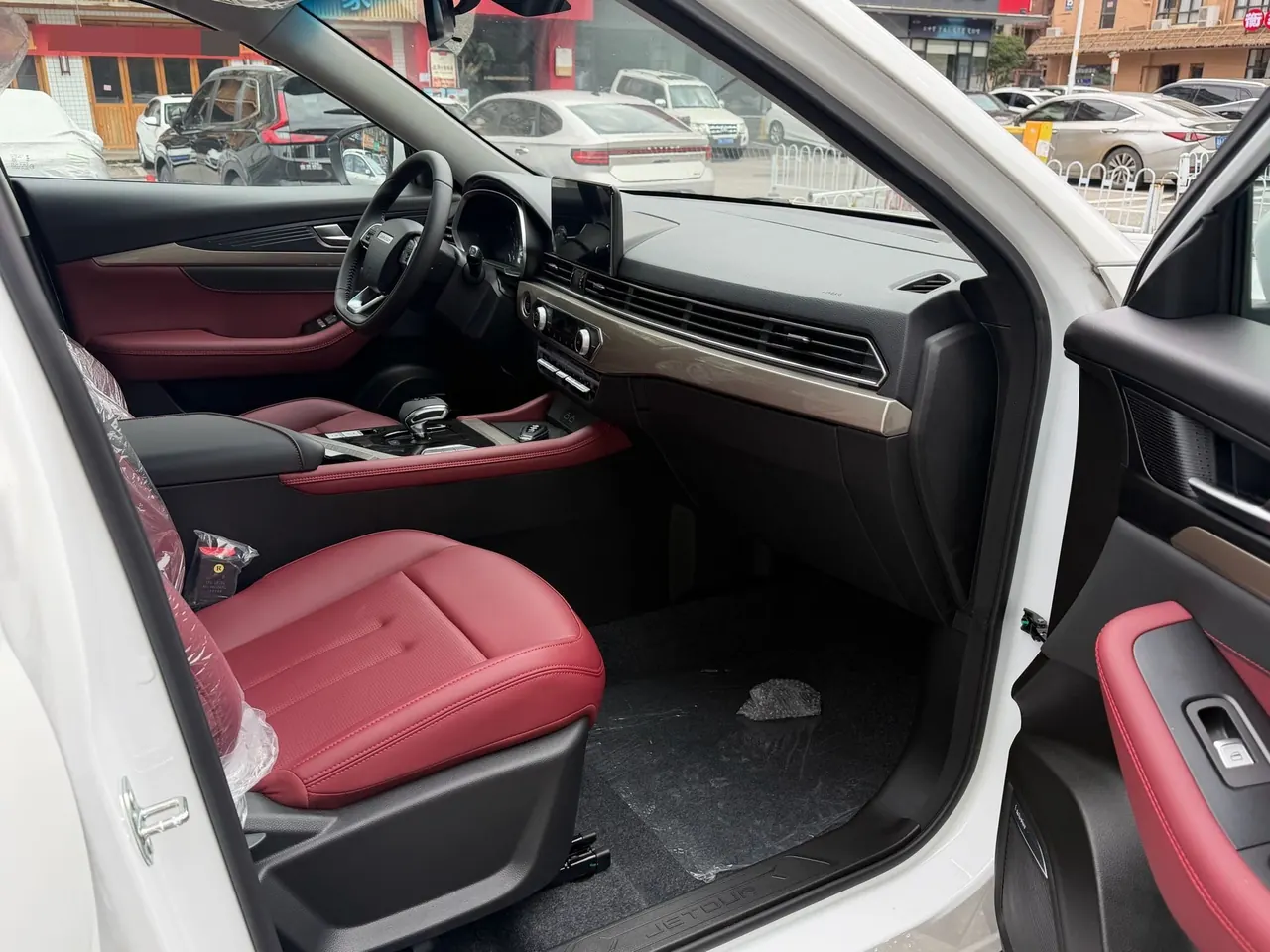 Jetour 2025 X70 1.5T Premium Edition 5-seat Automatic Gear 9
