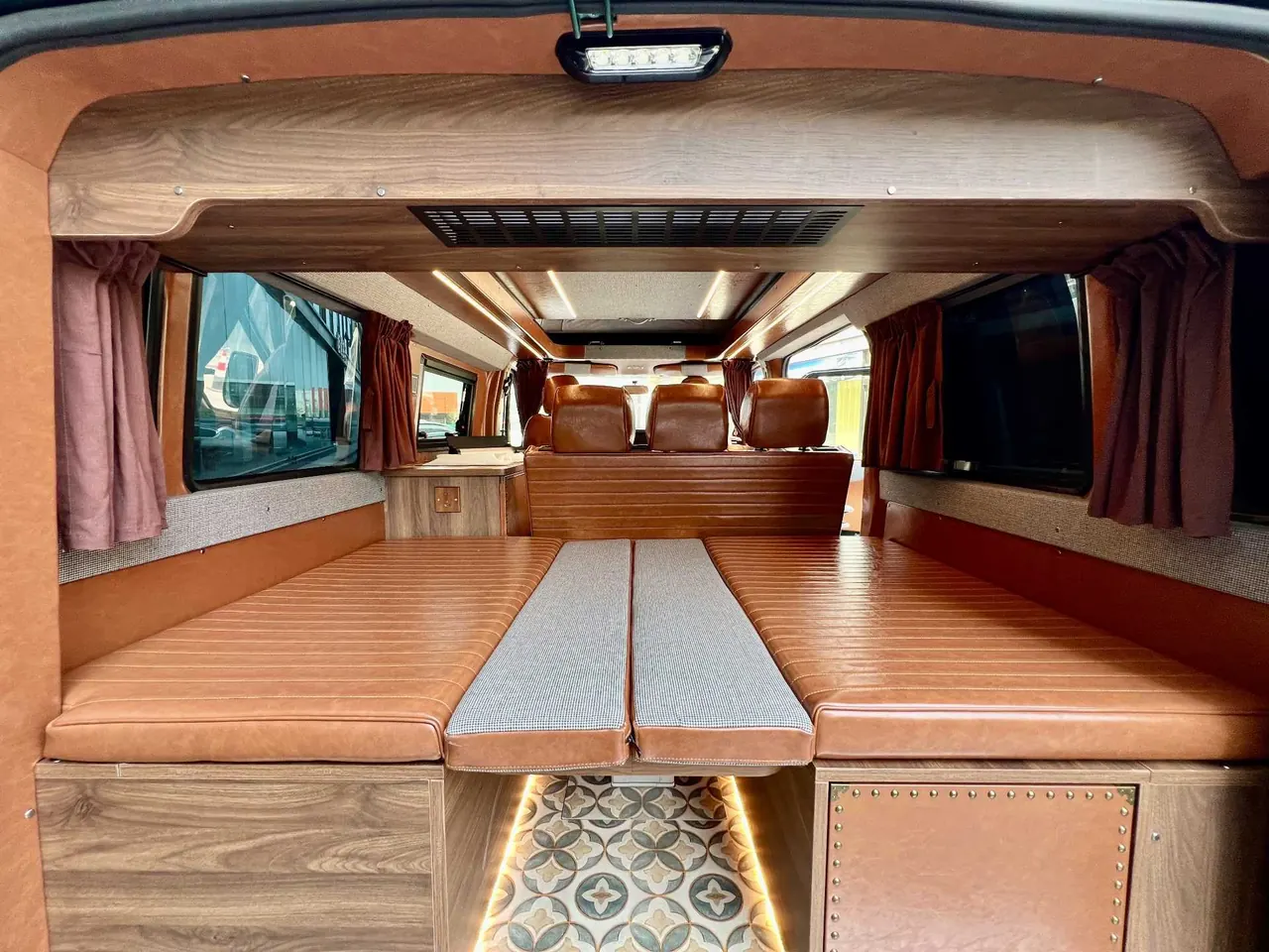 Jun Tian 2025 Watson Will 1917 Camper 2.0T Peak Edition Automatic Gear 13