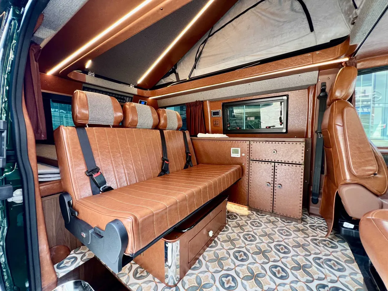 Jun Tian 2025 Watson Will 1917 Camper 2.0T Peak Edition Automatic Gear 8