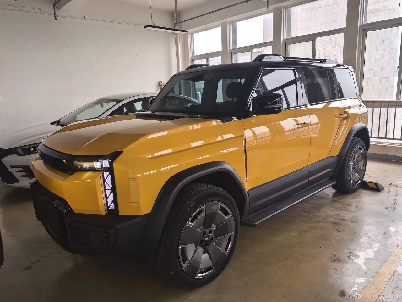 Открыть галерею: Chery 2025 Fengyun X3L 205 Four-wheel Drive High Energy Edition Automatic Gear