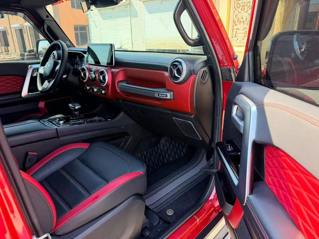 Beijing 2020 BJ40 2.0T 4-wheel drive city hunter version chivalrous automatic gear 8