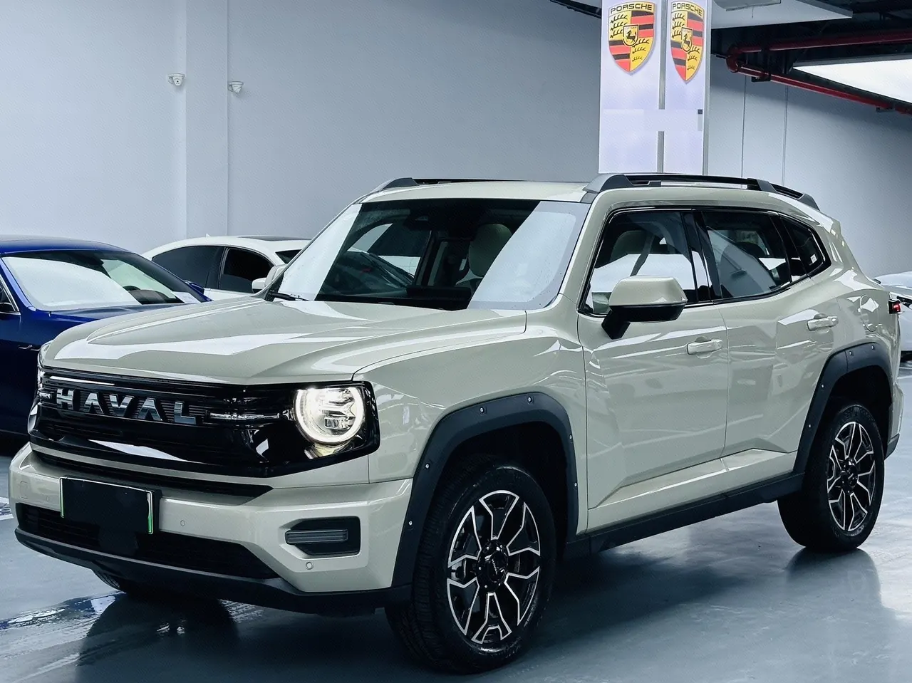 Open image lightbox: Haval 2026 big dog PLUS Hi4 1.5T 150km tidal wave electric version automatic gear