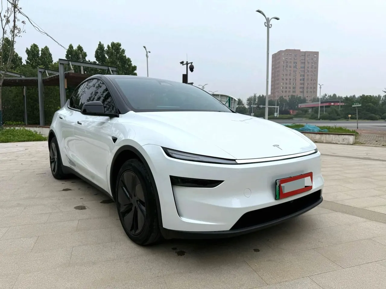 Tesla 2025 Model Y rear-wheel drive version automatic transmission 2