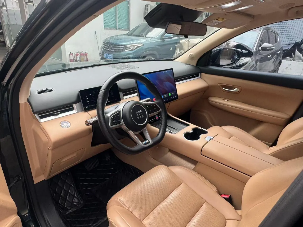 LanDian 2025 LanDian E5 PLUS 1.5 Stepless 120km Standard Travel Custom Edition 7-seat Automatic Gear 3