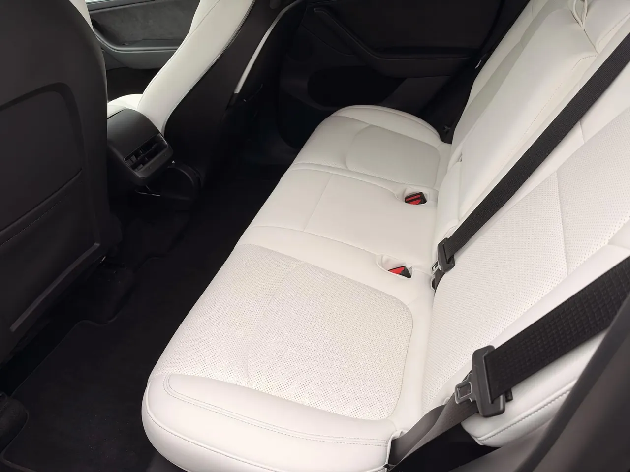 Tesla 2022 Model Y rear-wheel drive version (facelift) automatic gear 5