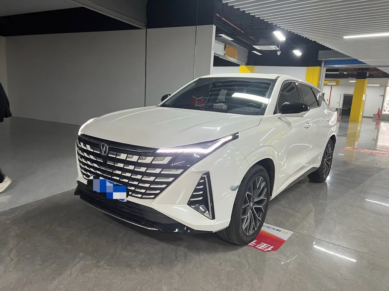 ChangAn 2025 UNI-Z 1.5T Luxury Automatic - View 1