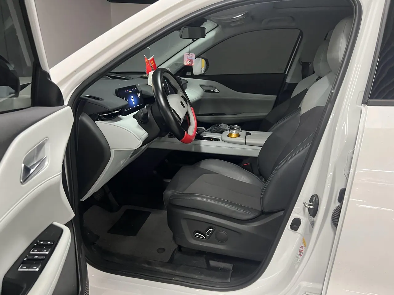 ChangAn 2025 UNI-Z 1.5T Luxury Automatic 3