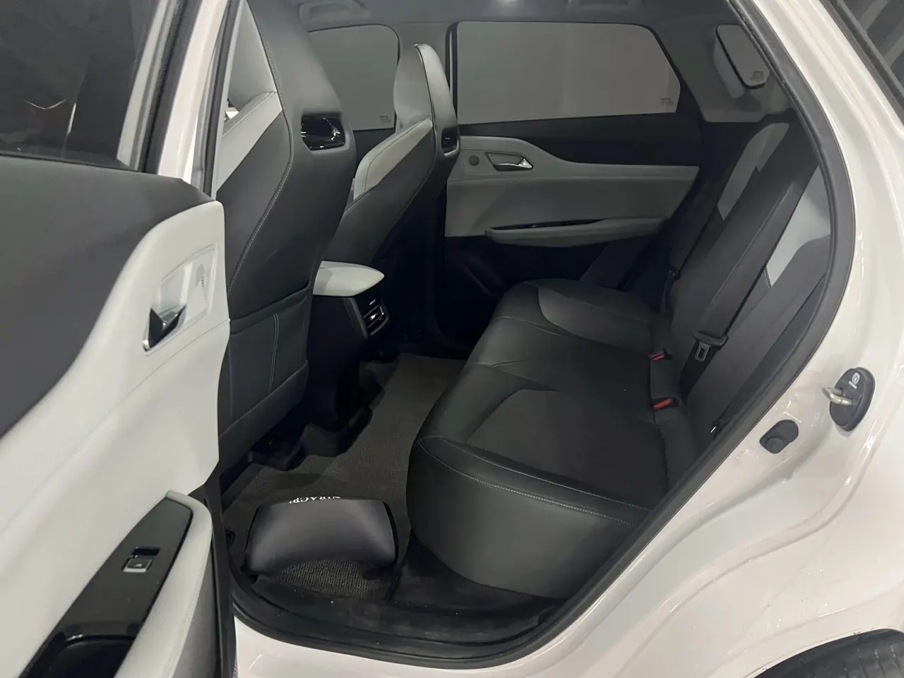 ChangAn 2025 UNI-Z 1.5T Luxury Automatic 4