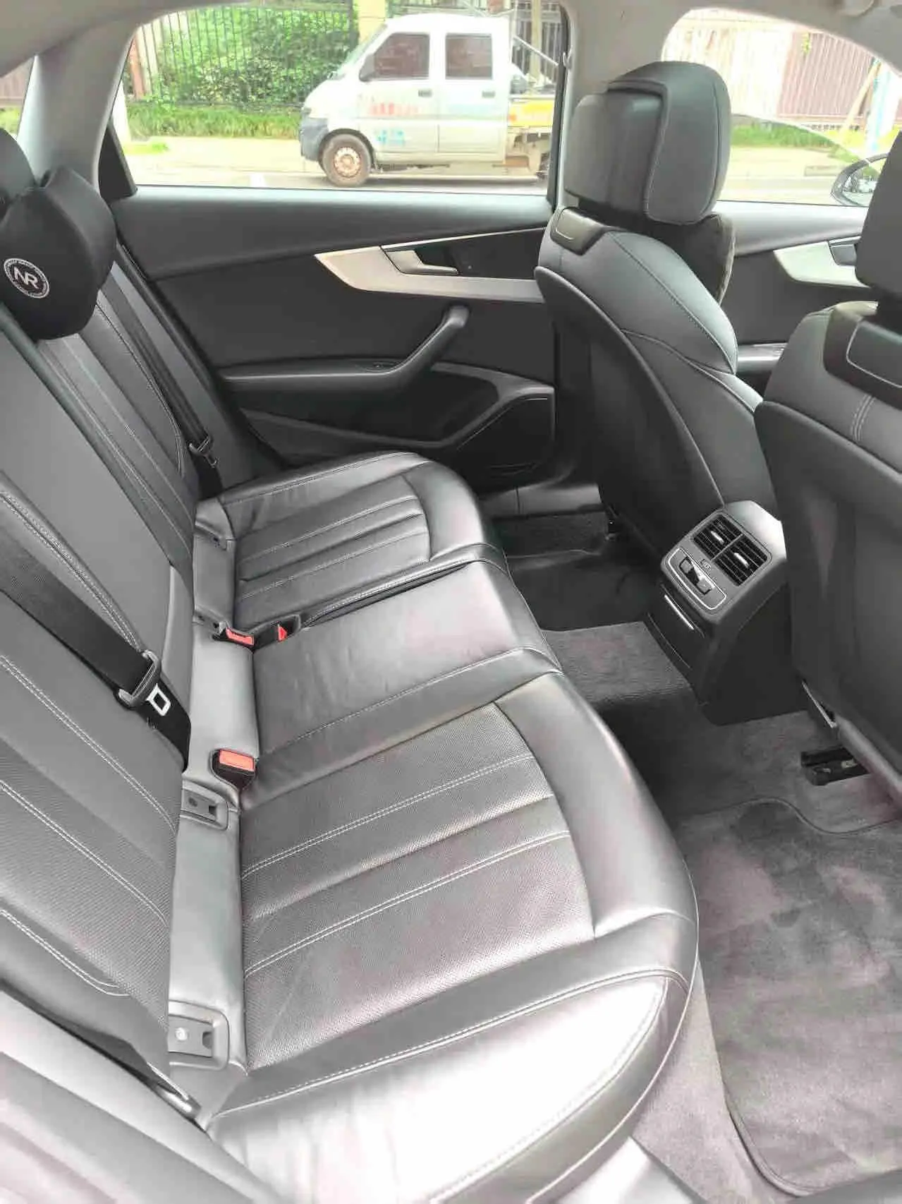 Audi 2020 A4L 2.0TFSI 40TFSI Deluxe Dynamic Automatic 3