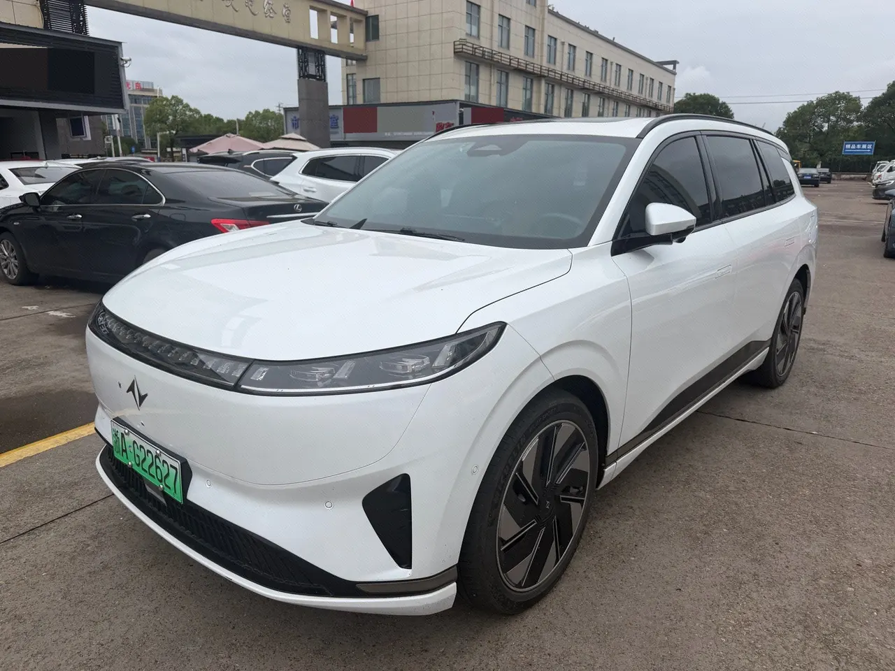 Yi Pai 2025 E π 008 210Max Range-extended Edition 5-seat Automatic Gear - View 1