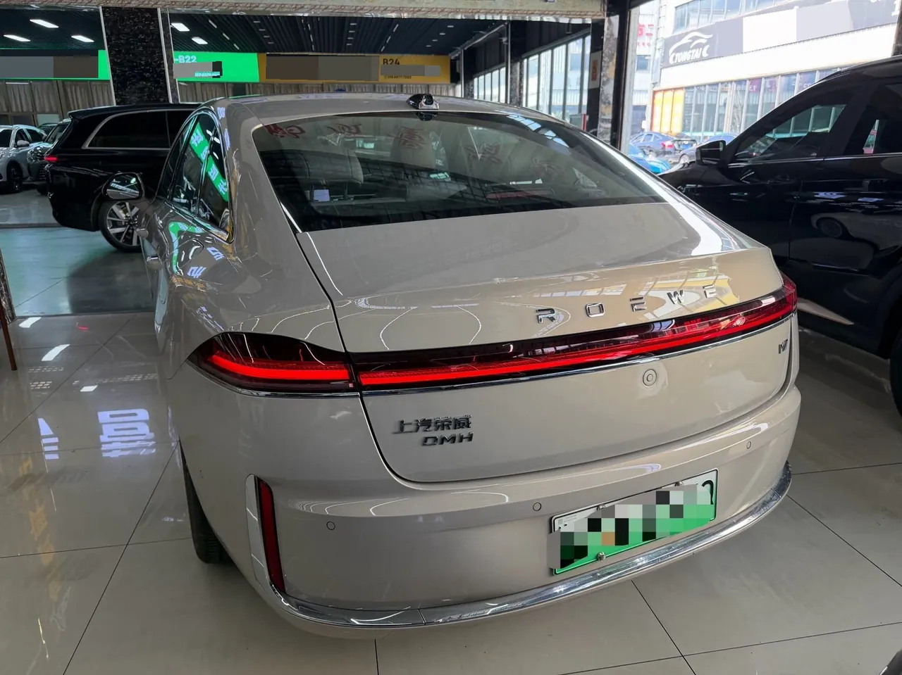 Roewe 2025 M7 DMH 1.5 160km Premium Edition Automatic Gear 4