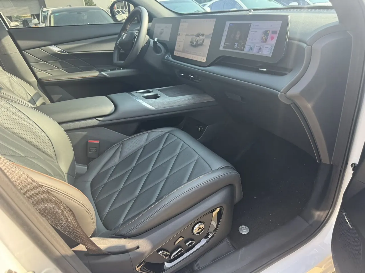 ChangAn 2025 CS75 PLUS 1.5T New Blue Whale Flagship Automatic 4