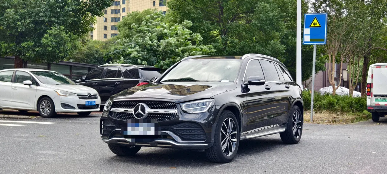 Открыть галерею: Mercedes Benz 2020 GLC 260 L 4MATIC 2.0T Luxury (Modified) Automatic Gear