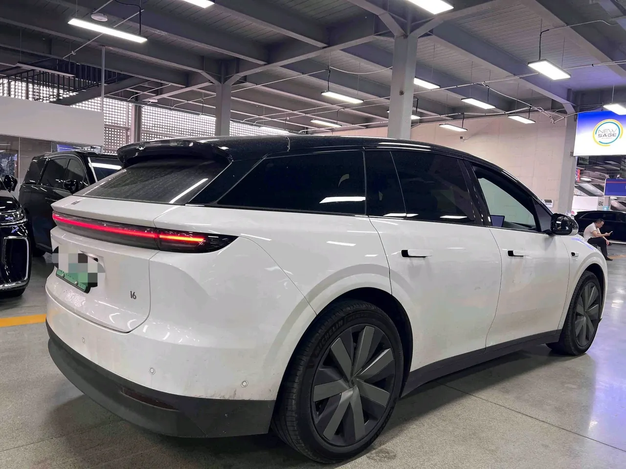 Li 2025 i6 four-wheel drive basic automatic transmission 8