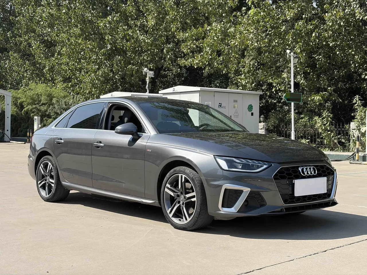 Audi 2020 A4L 2.0TFSI 40TFSI Deluxe Dynamic Automatic 2