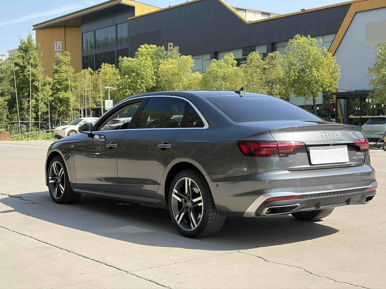 Audi 2020 A4L 2.0TFSI 40TFSI Deluxe Dynamic Automatic 3