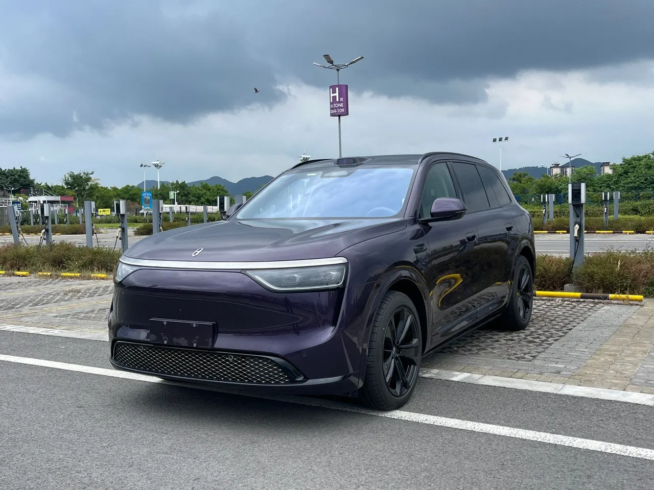 Открыть галерею: AITO 2025 AITO M8 Ultra 5-seat 4-wheel drive automatic gear