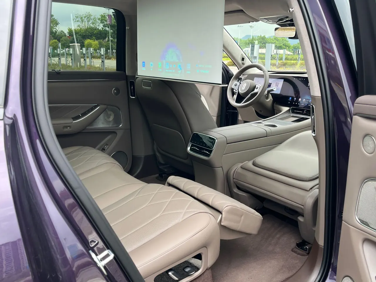 AITO 2025 AITO M8 Ultra 5-seat 4-wheel drive automatic gear 11
