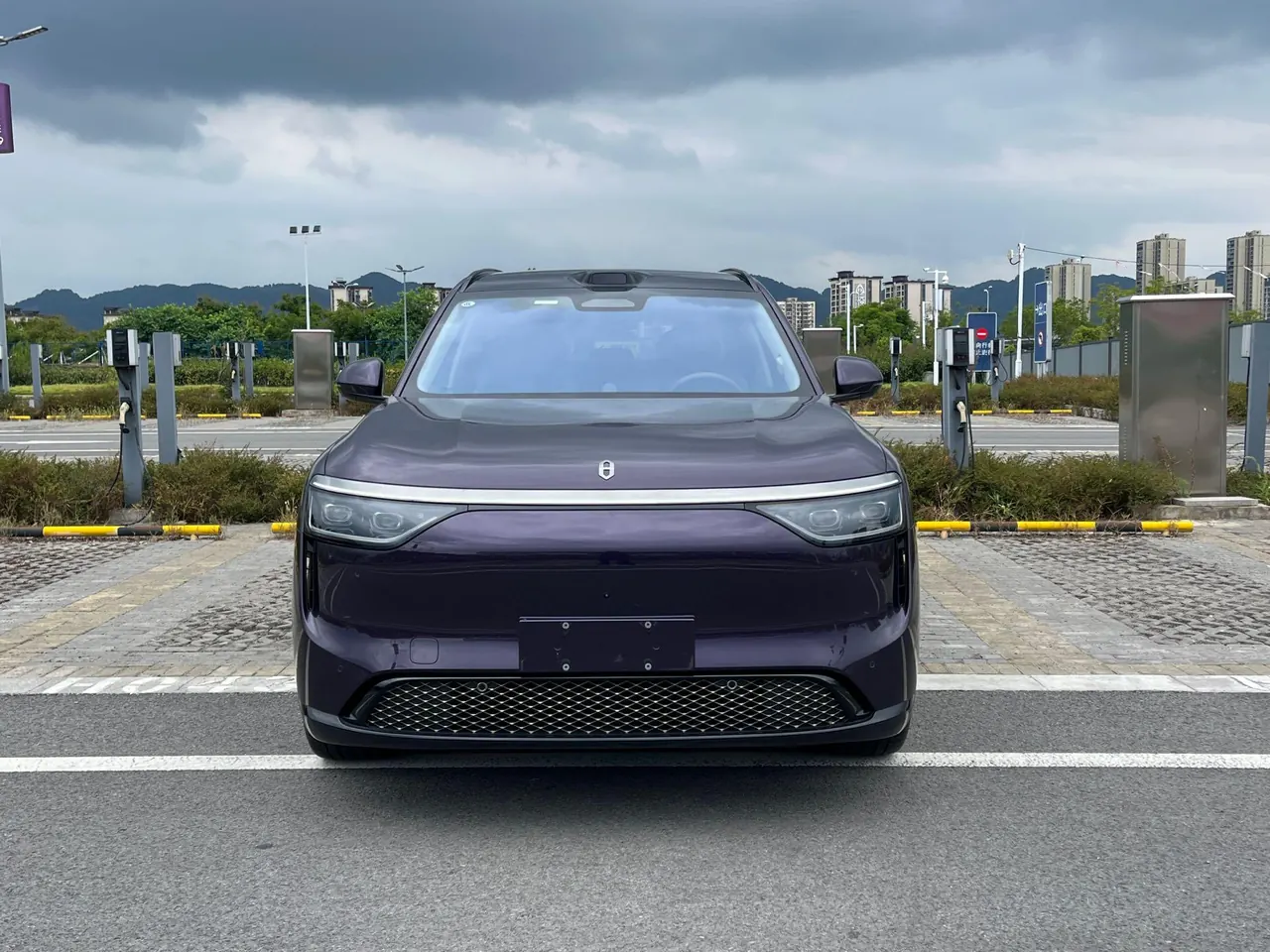 AITO 2025 AITO M8 Ultra 5-seat 4-wheel drive automatic gear 2