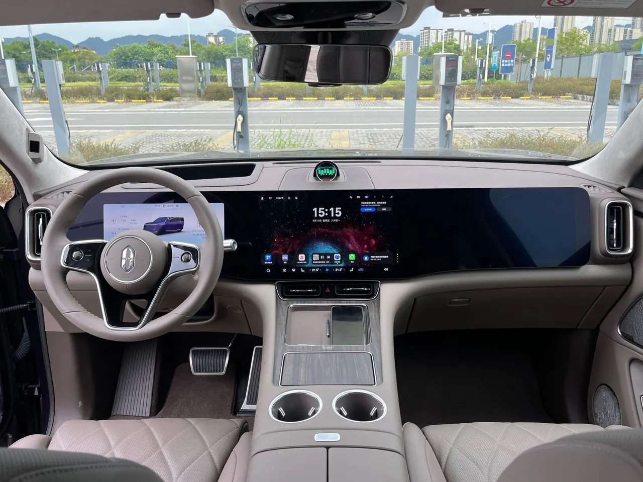 AITO 2025 AITO M8 Ultra 5-seat 4-wheel drive automatic gear 5