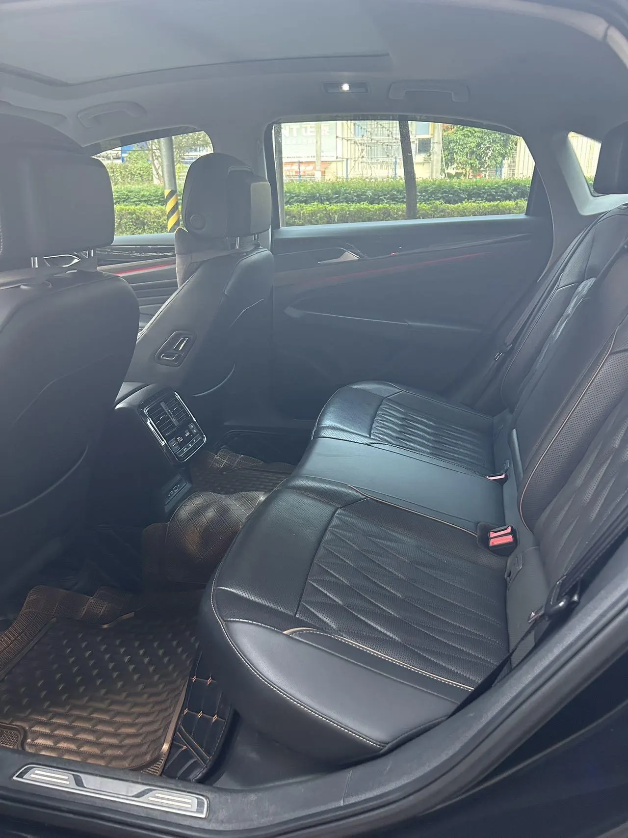 Volkswagen 2020 Passat 2.0TSI 330TSI Deluxe Edition Automatic 6