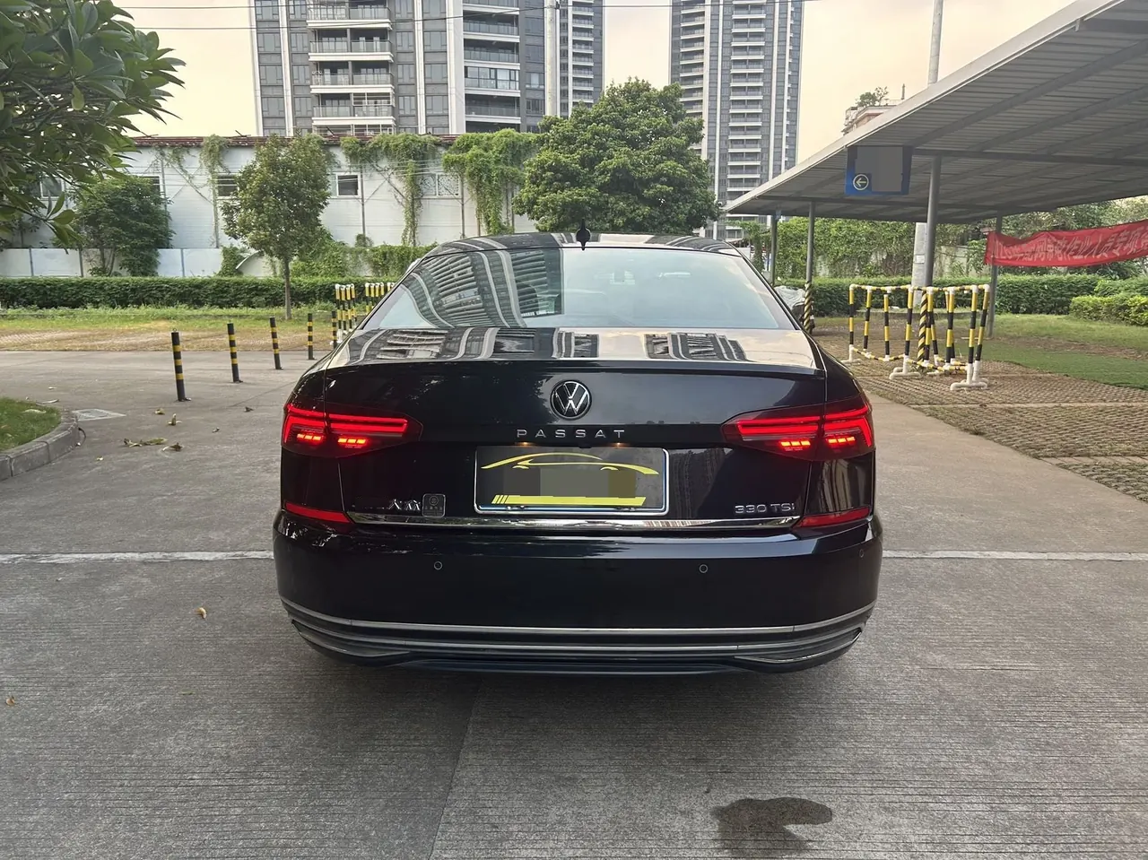 Volkswagen 2020 Passat 2.0TSI 330TSI Deluxe Edition Automatic 8