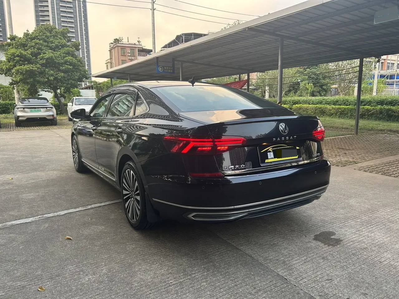 Volkswagen 2020 Passat 2.0TSI 330TSI Deluxe Edition Automatic 9