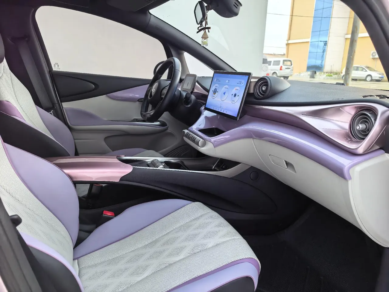 BYD 2025 Dolphin 420km Fashion Edition Automatic 3