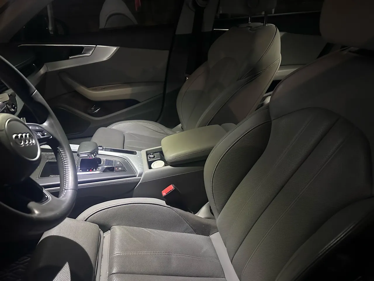 Audi 2020 A4L 2.0TFSI 40TFSI Fashion Dynamic Automatic 4